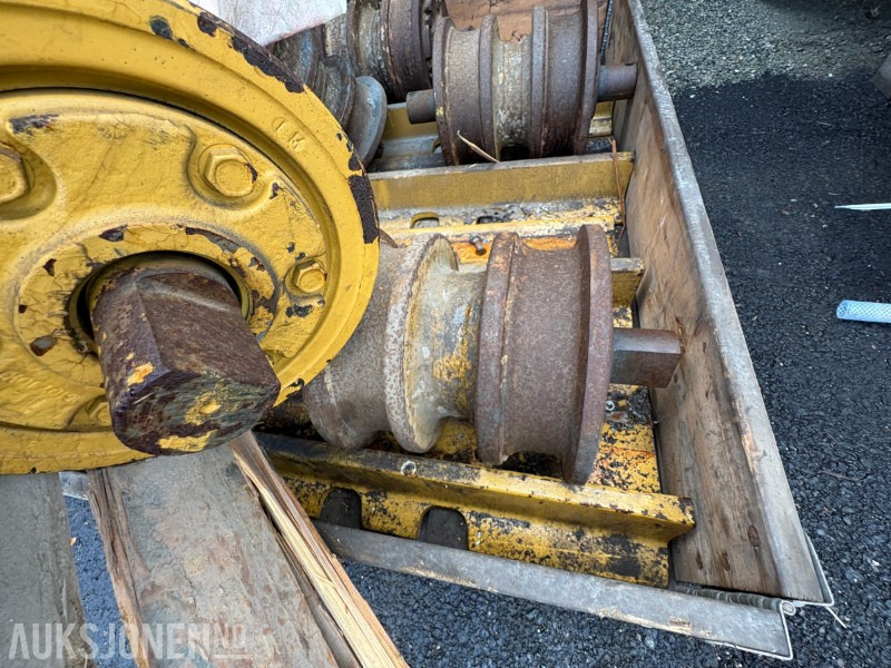 1986 Cat Belteruller og belteplater for D7H - Attachment for Construction machinery: picture 4 1986 Cat Belteruller og belteplater for D7H - Attachment for Construction machinery: picture 4