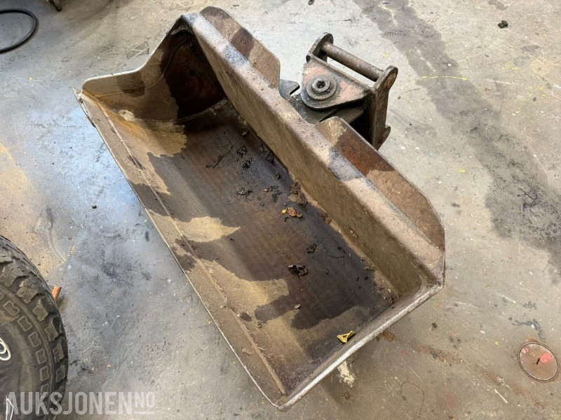 2006 Globus Hydraulisk pusseskuff – S30 feste / 90L / 99kg - Attachment for Construction machinery: picture 1 2006 Globus Hydraulisk pusseskuff – S30 feste / 90L / 99kg - Attachment for Construction machinery: picture 1