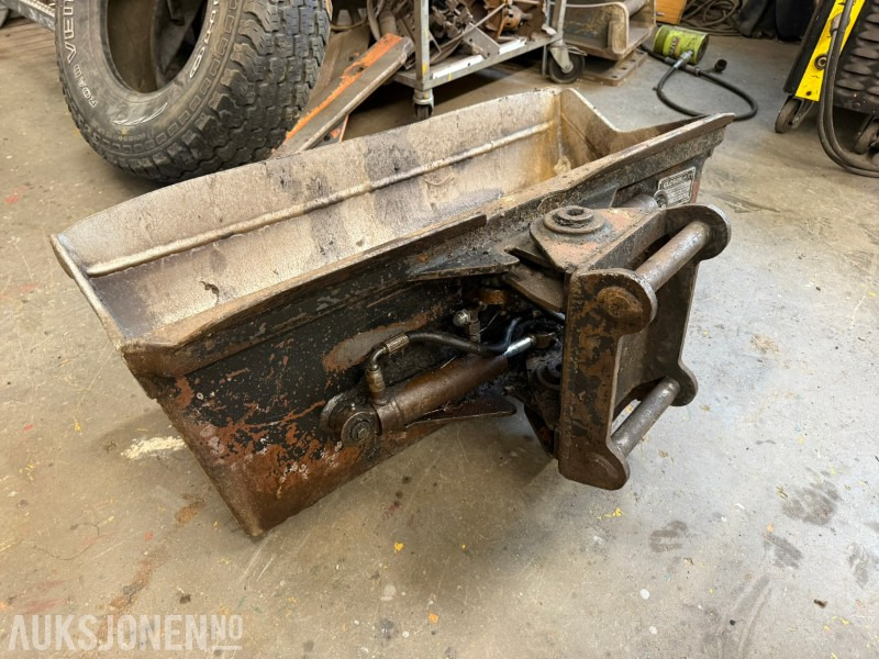 2006 Globus Hydraulisk pusseskuff – S30 feste / 90L / 99kg - Attachment for Construction machinery: picture 4 2006 Globus Hydraulisk pusseskuff – S30 feste / 90L / 99kg - Attachment for Construction machinery: picture 4