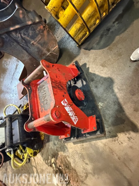 2015 Hydraulisk Vibroplate / Komprimeringsplate – S60 feste - Attachment for Construction machinery: picture 4 2015 Hydraulisk Vibroplate / Komprimeringsplate – S60 feste - Attachment for Construction machinery: picture 4