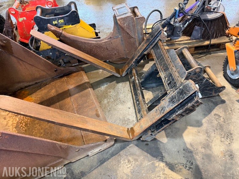 2015 Pallegaffel for gravemaskin - S60 - Attachment for Construction machinery: picture 1 2015 Pallegaffel for gravemaskin - S60 - Attachment for Construction machinery: picture 1