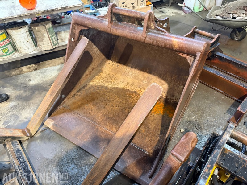 2015Klepp Mek L3AE 250 Løsmasseskuffe (S60) - Attachment for Construction machinery: picture 2 2015Klepp Mek L3AE 250 Løsmasseskuffe (S60) - Attachment for Construction machinery: picture 2