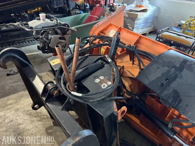 2016 TELLEFSDAL SNØPLOG - U-PLOG - 4300 MM - Attachment for Construction machinery: picture 5 2016 TELLEFSDAL SNØPLOG - U-PLOG - 4300 MM - Attachment for Construction machinery: picture 5