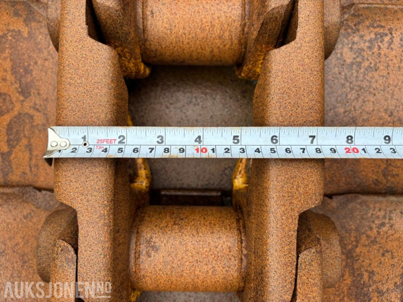 Cat D6T LGP Smalbelter / Steinbelter - Attachment for Construction machinery: picture 4 Cat D6T LGP Smalbelter / Steinbelter - Attachment for Construction machinery: picture 4