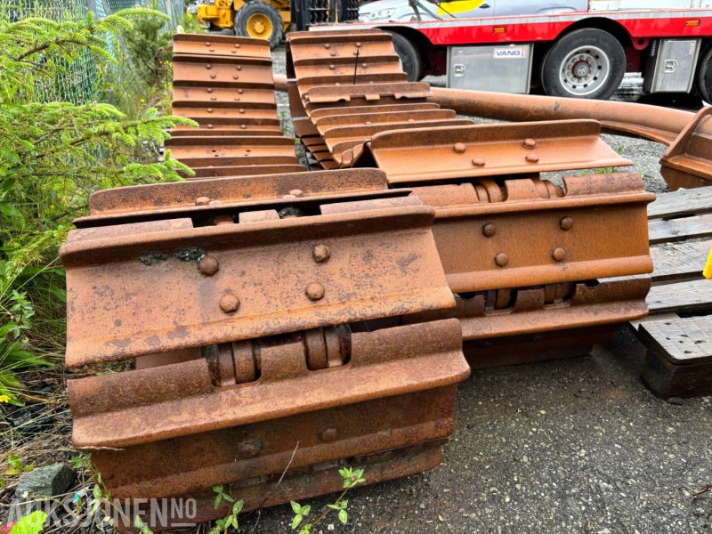 Cat D6T LGP Smalbelter / Steinbelter - Attachment for Construction machinery: picture 1 Cat D6T LGP Smalbelter / Steinbelter - Attachment for Construction machinery: picture 1