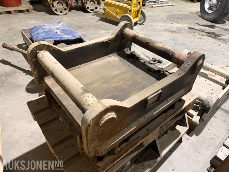S90 grind / Adapterplate for gravemaskin - Attachment for Construction machinery: picture 4 S90 grind / Adapterplate for gravemaskin - Attachment for Construction machinery: picture 4