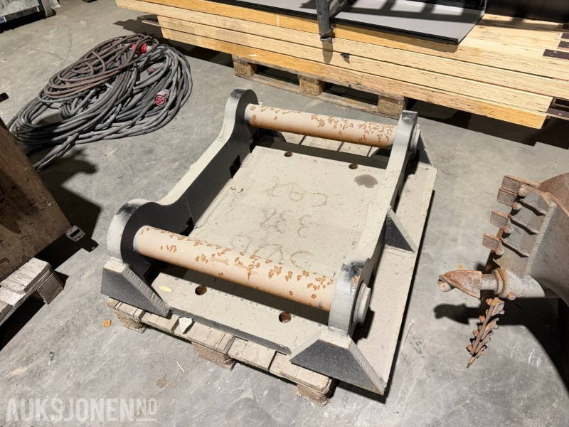 S90 grind / Adapterplate for gravemaskin - Attachment for Construction machinery: picture 1 S90 grind / Adapterplate for gravemaskin - Attachment for Construction machinery: picture 1