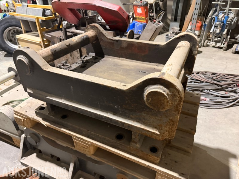 S90 grind / Adapterplate for gravemaskin - Attachment for Construction machinery: picture 3 S90 grind / Adapterplate for gravemaskin - Attachment for Construction machinery: picture 3