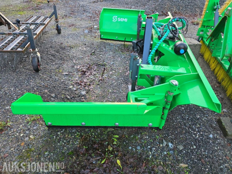 SAMI TSP4000 Turf / snøplog med sidevinger - Attachment for Construction machinery: picture 3 SAMI TSP4000 Turf / snøplog med sidevinger - Attachment for Construction machinery: picture 3
