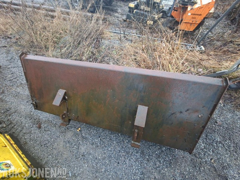 Skuffe til mindre traktorer og hjullaster - Attachment for Construction machinery: picture 2 Skuffe til mindre traktorer og hjullaster - Attachment for Construction machinery: picture 2