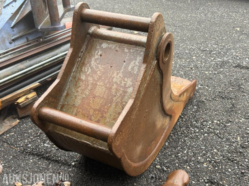 Smalskuffe med S60 feste - Attachment for Construction machinery: picture 4 Smalskuffe med S60 feste - Attachment for Construction machinery: picture 4