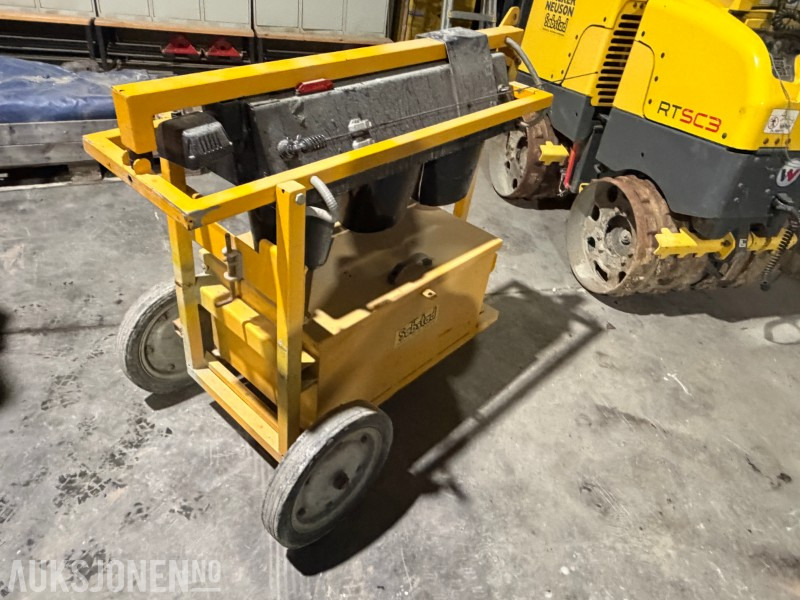 Trafikklys til veiarbeid - selges som sett - Attachment for Construction machinery: picture 4 Trafikklys til veiarbeid - selges som sett - Attachment for Construction machinery: picture 4