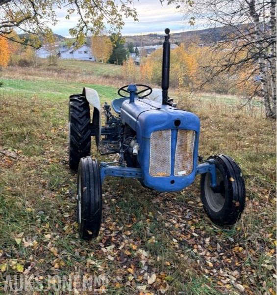 Ford dexta - Farm tractor: picture 1 Ford dexta - Farm tractor: picture 1