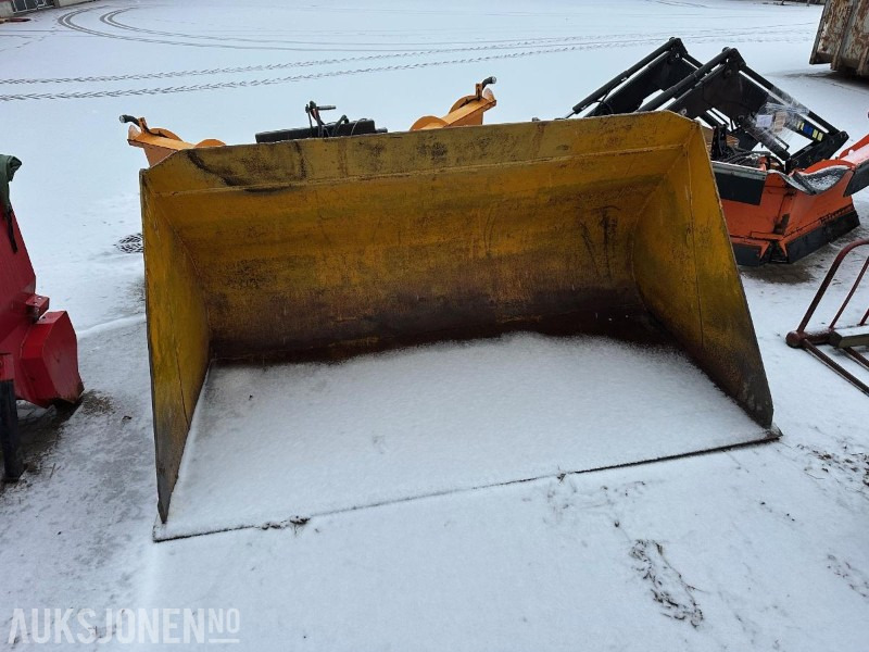 Kraftig hjullaster skuffe med stort BM feste - Construction equipment: picture 2 Kraftig hjullaster skuffe med stort BM feste - Construction equipment: picture 2