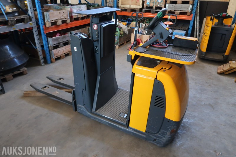 2014 Jungheinrich ECE 310HP Plukktruck - uten minstepris - Material handling equipment: picture 1 2014 Jungheinrich ECE 310HP Plukktruck - uten minstepris - Material handling equipment: picture 1