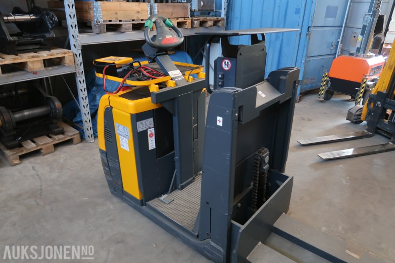 2014 Jungheinrich ECE 310HP Plukktruck - uten minstepris - Material handling equipment: picture 3 2014 Jungheinrich ECE 310HP Plukktruck - uten minstepris - Material handling equipment: picture 3