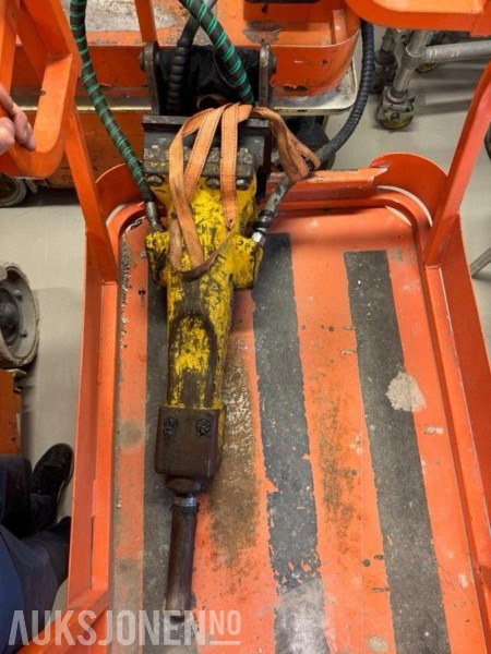 Pigghammer til minigraver Atlas Copco SB 102 / 69 kg / p max 150 bar / feste S30 / 180 modell 2020 - Hydraulic hammer for Mini excavator: picture 1 Pigghammer til minigraver Atlas Copco SB 102 / 69 kg / p max 150 bar / feste S30 / 180 modell 2020 - Hydraulic hammer for Mini excavator: picture 1