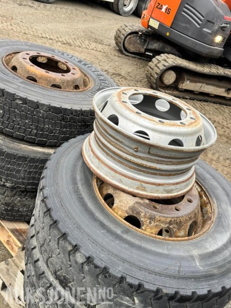 1 Andre Lastebil dekk - Truck: picture 2 1 Andre Lastebil dekk - Truck: picture 2