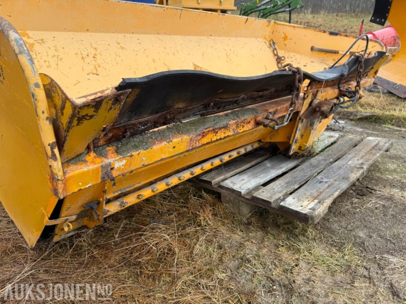 1981 Epoke TKE12/1-27 sand-/saltspreder – tilhengerutførelse - Truck: picture 5 1981 Epoke TKE12/1-27 sand-/saltspreder – tilhengerutførelse - Truck: picture 5