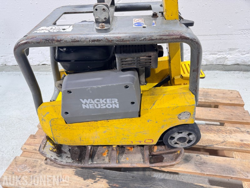 Wacker Neuson BPU2540A vibroplate / 145kg - Roller: picture 4 Wacker Neuson BPU2540A vibroplate / 145kg - Roller: picture 4