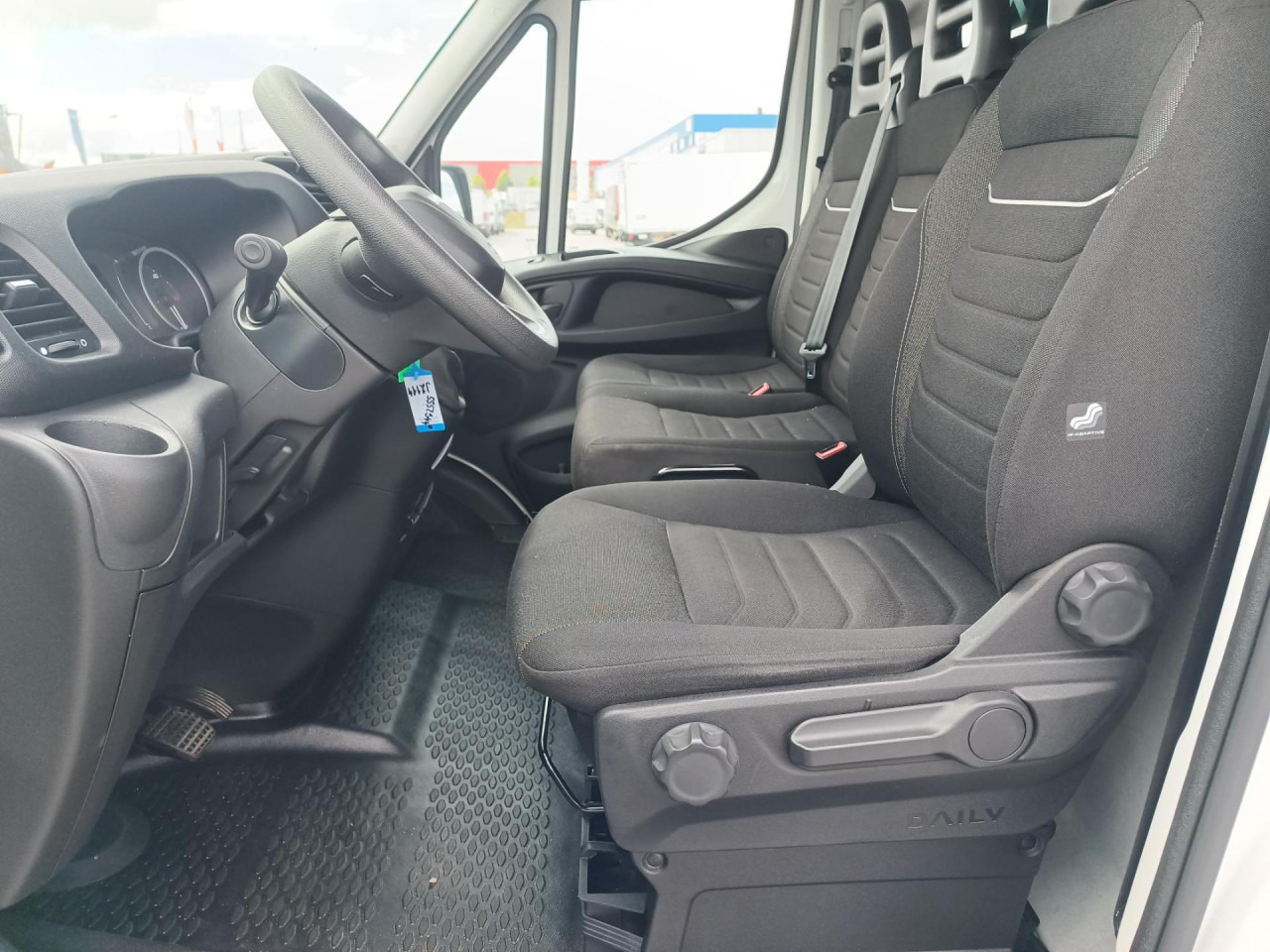 IVECO Daily 35S16A8V - Panel van: picture 5 IVECO Daily 35S16A8V - Panel van: picture 5