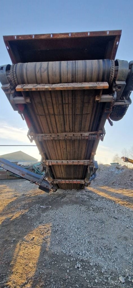 Mobile crusher McCloskey J40V2: picture 11