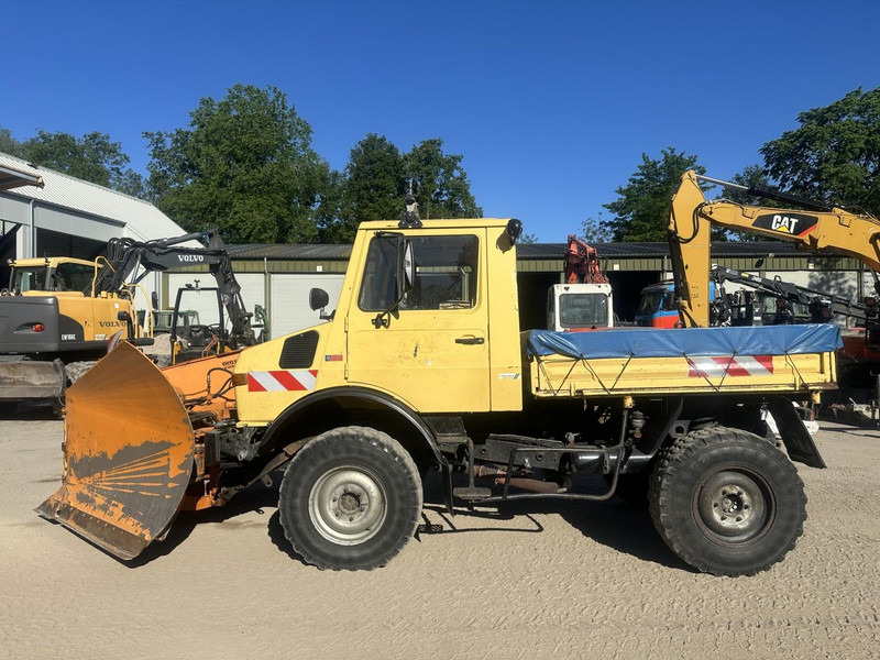 Mercedes-Benz Unimog U 1000 32.883km // ORIGINAL MILEAGE - Snow removal vehicle: picture 3 Mercedes-Benz Unimog U 1000 32.883km // ORIGINAL MILEAGE - Snow removal vehicle: picture 3