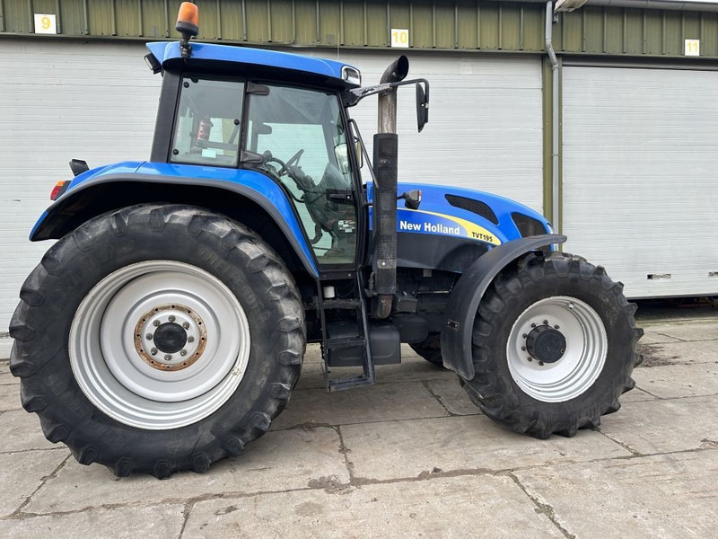 Farm tractor New Holland TVT 195 Dutch registration: picture 6