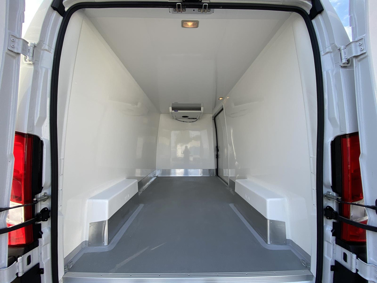 PEUGEOT BOXER L3H2 180PS CONFORT 335 / FRISCHDIENST BIS 0 + XARIOS 300 12-230V - Refrigerated delivery van: picture 4 PEUGEOT BOXER L3H2 180PS CONFORT 335 / FRISCHDIENST BIS 0 + XARIOS 300 12-230V - Refrigerated delivery van: picture 4