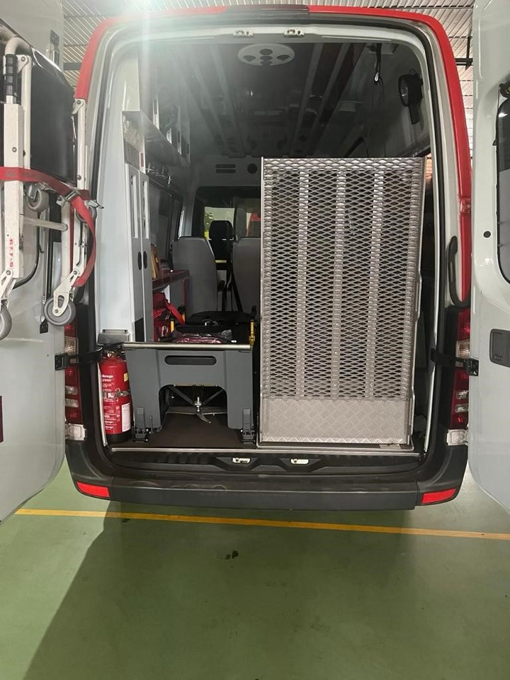 MERCEDES BENZ AMBULANCE FOR DYSABLED PEOPLE Sprinter 313 CDI(15 units) - Ambulance: picture 3 MERCEDES BENZ AMBULANCE FOR DYSABLED PEOPLE Sprinter 313 CDI(15 units) - Ambulance: picture 3