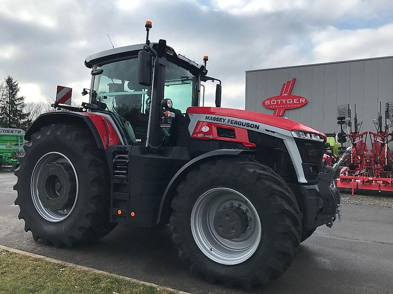Massey Ferguson MF 9S425 - Farm tractor: picture 3 Massey Ferguson MF 9S425 - Farm tractor: picture 3