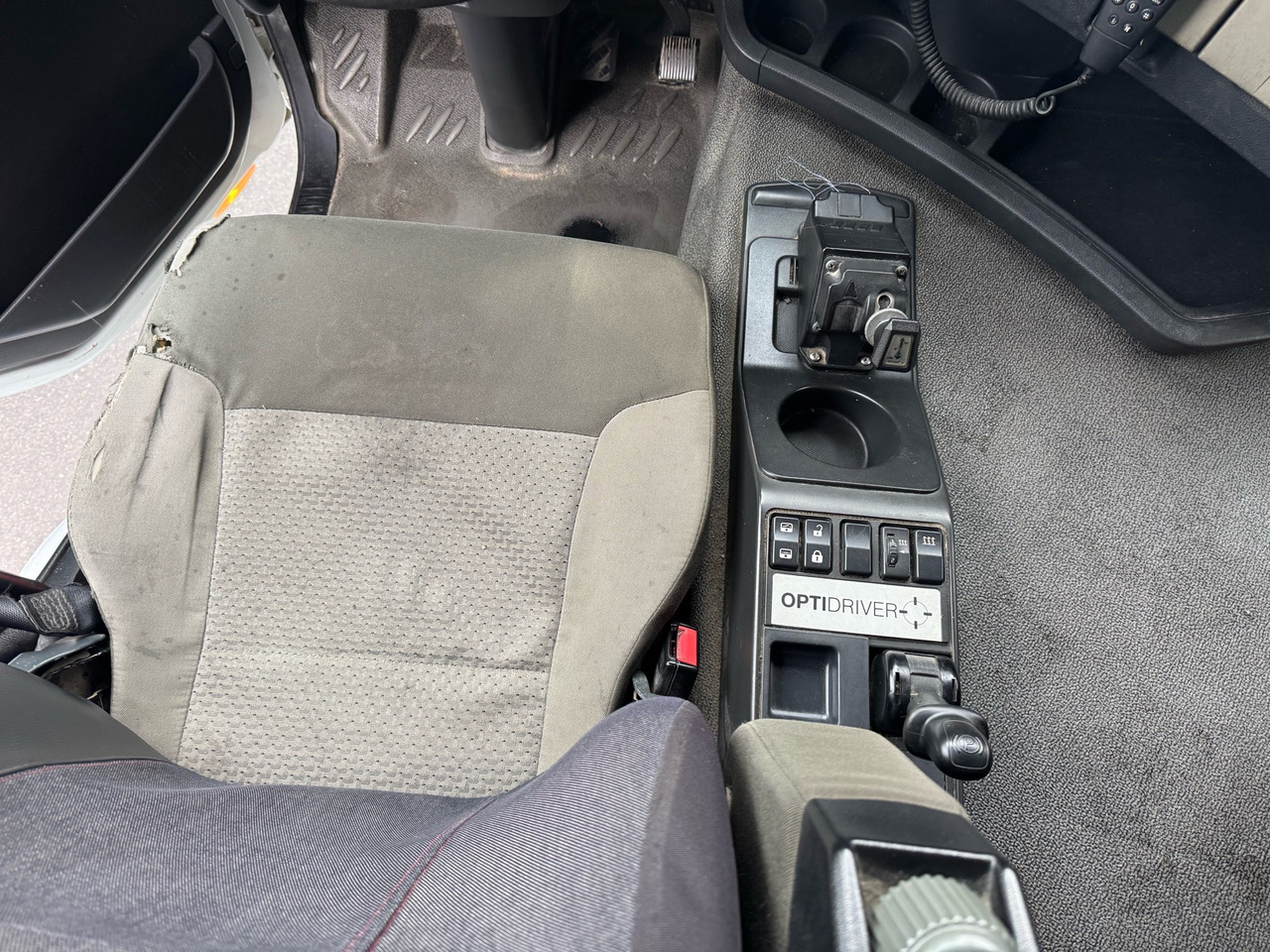 Tractor unit Renault P460dxi: picture 12