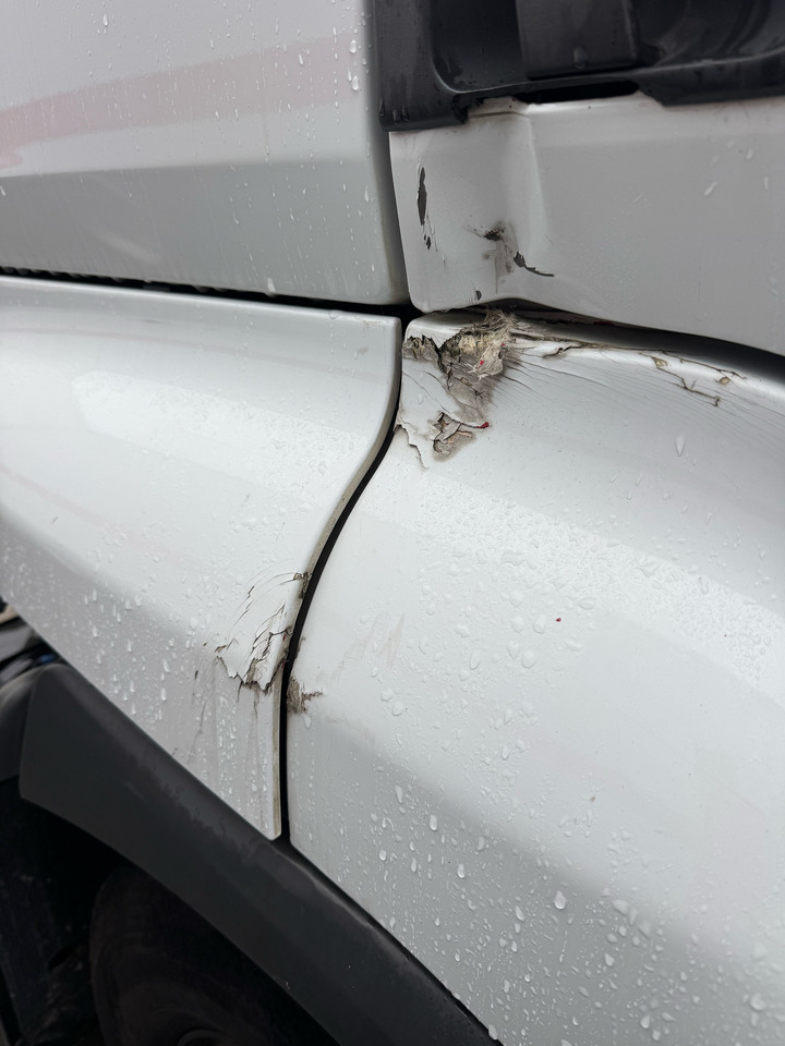 Tractor unit Renault P460dxi: picture 8