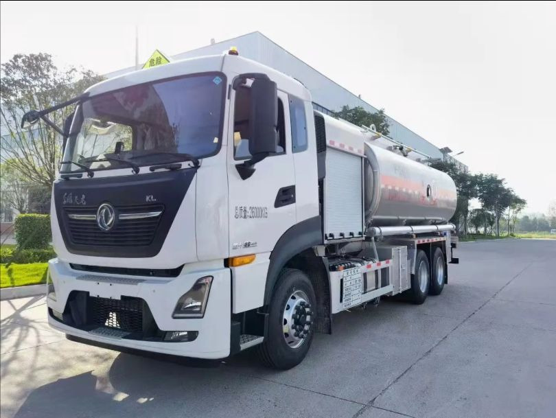 CLW HOWO All Size and Capacity Airport Refueling Tank Truck Aircraft Fuel Plane Jet Refueler Aviation Refueler Aircraft Jet Refueling Truck for Sale - Fire truck: picture 2 CLW HOWO All Size and Capacity Airport Refueling Tank Truck Aircraft Fuel Plane Jet Refueler Aviation Refueler Aircraft Jet Refueling Truck for Sale - Fire truck: picture 2