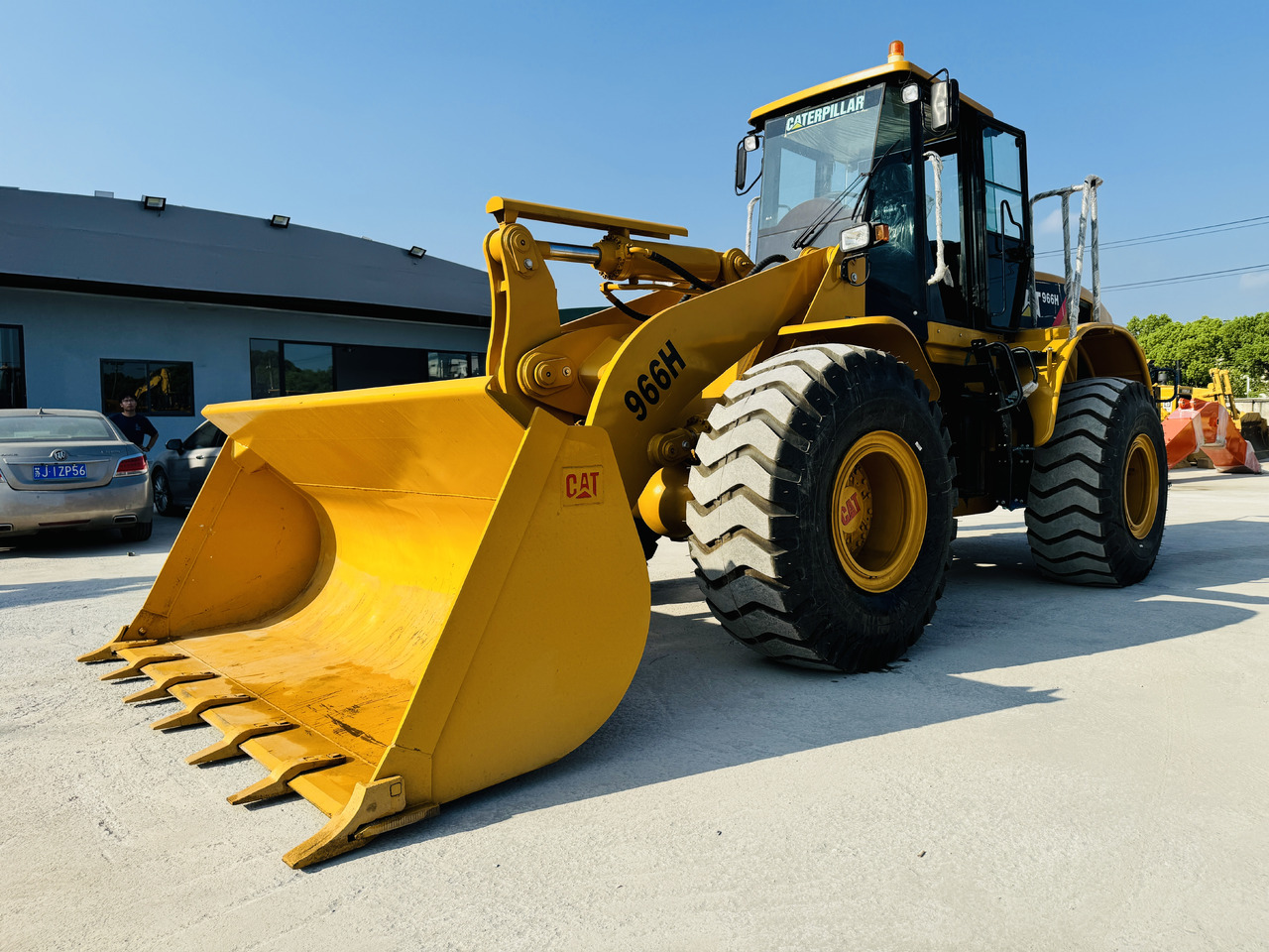 Caterpillar CAT 966 966H 966F 966G 6 Ton Used Wheel Loader and Similar Front Loaders Are Ready to Work - Wheel loader: picture 3 Caterpillar CAT 966 966H 966F 966G 6 Ton Used Wheel Loader and Similar Front Loaders Are Ready to Work - Wheel loader: picture 3