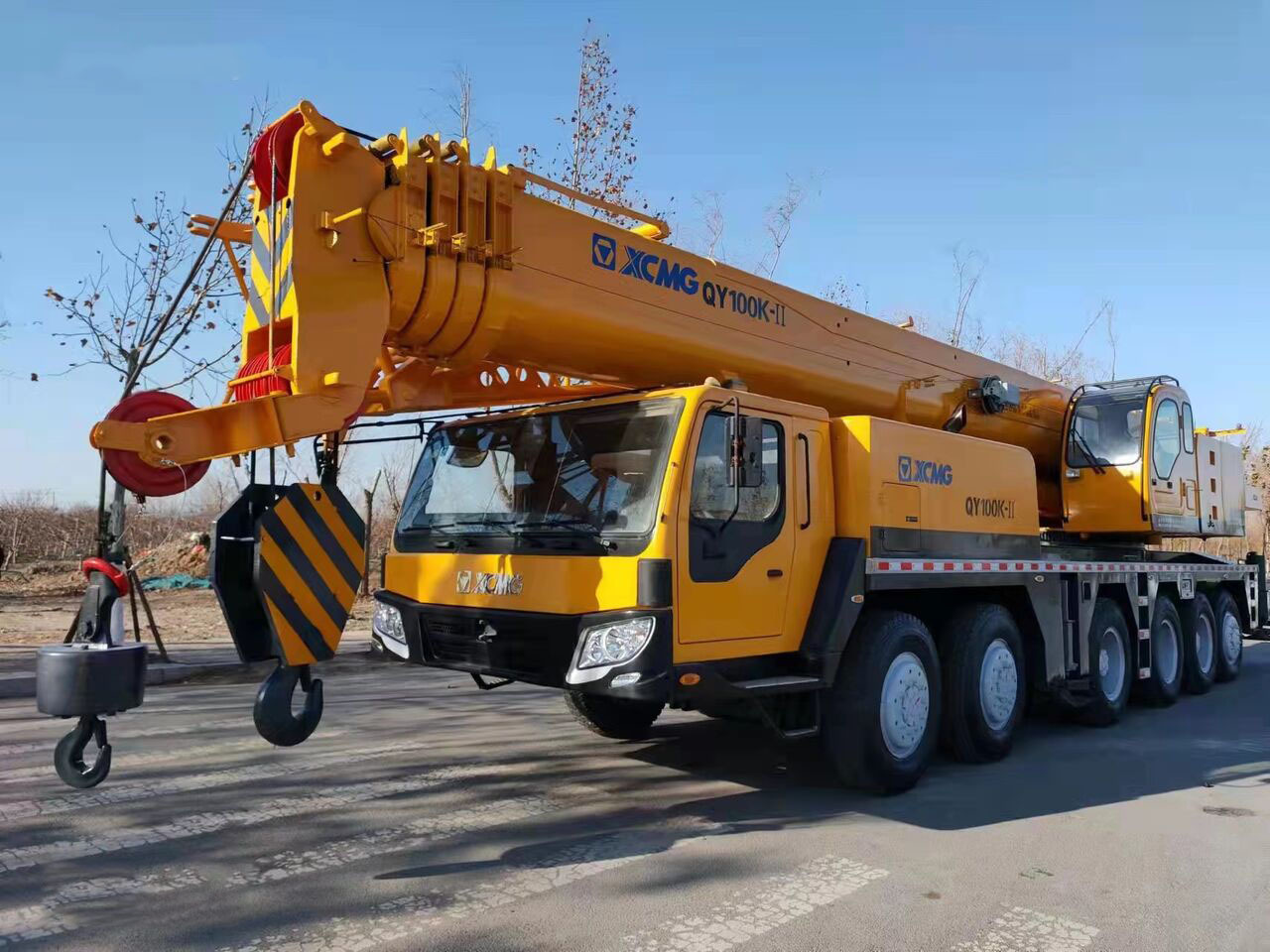 XCMG Truck Crane XCMG QY100K QY100K-II Telescopic Boom 100 Ton in Hight Quality grúa for Sale - Mobile crane: picture 5 XCMG Truck Crane XCMG QY100K QY100K-II Telescopic Boom 100 Ton in Hight Quality grúa for Sale - Mobile crane: picture 5