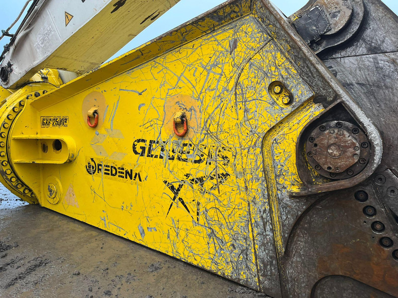 Genesis GXP 2500R - Demolition shears for Construction machinery: picture 5 Genesis GXP 2500R - Demolition shears for Construction machinery: picture 5