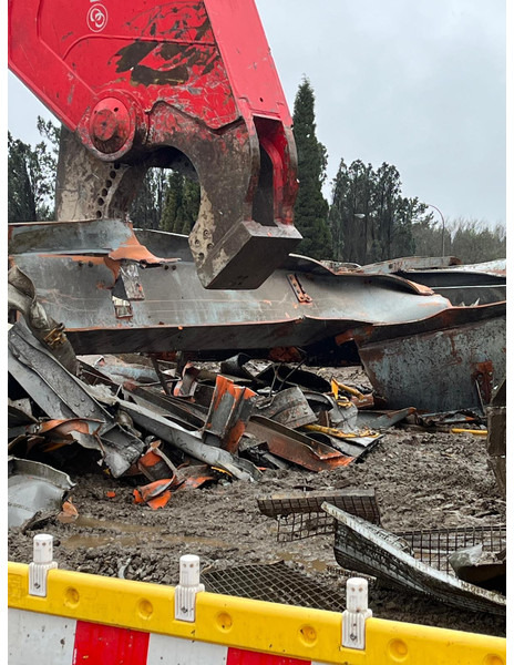 ROTAR RSS 150X - Demolition shears for Construction machinery: picture 3 ROTAR RSS 150X - Demolition shears for Construction machinery: picture 3