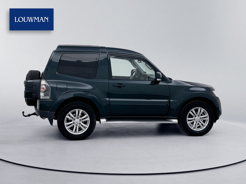Mitsubishi Pajero 3.2 DI-D Instyle High Roof Van Grijs kenteken Automaat Climate control Trekhaak 3000KG - Commercial vehicle: picture 3 Mitsubishi Pajero 3.2 DI-D Instyle High Roof Van Grijs kenteken Automaat Climate control Trekhaak 3000KG - Commercial vehicle: picture 3