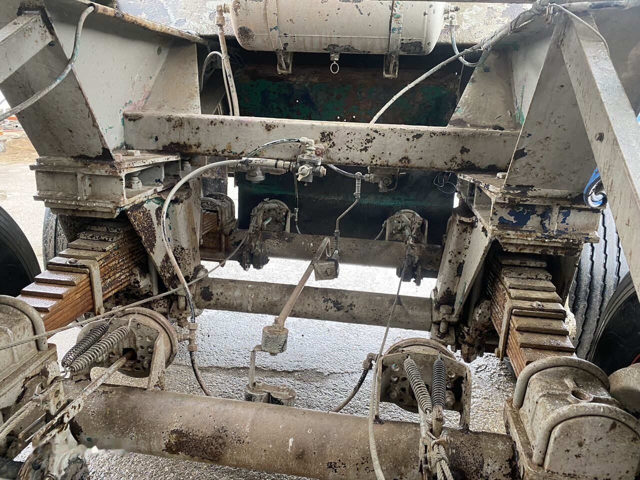 CIFA - Concrete mixer semi-trailer: picture 3 CIFA - Concrete mixer semi-trailer: picture 3