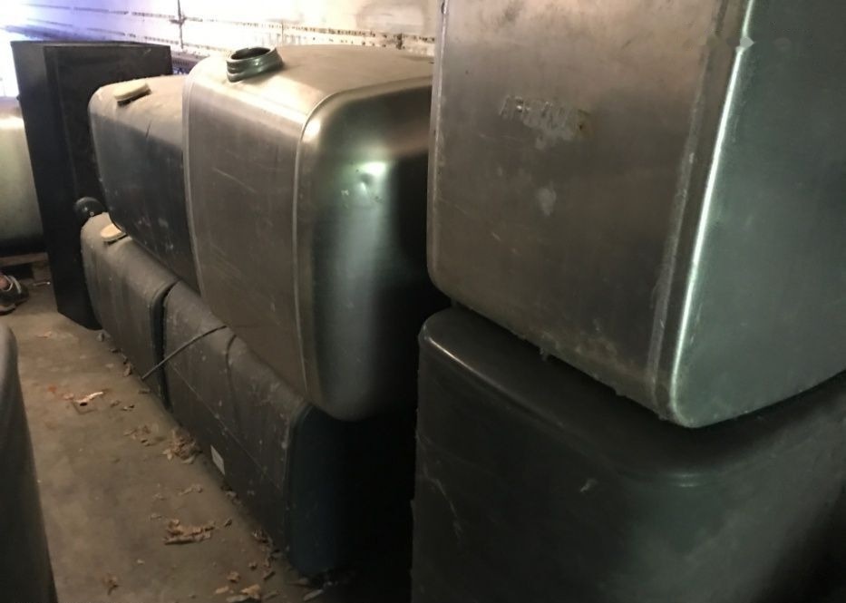 DAF XF CF - Fuel tank for Truck: picture 1 DAF XF CF - Fuel tank for Truck: picture 1