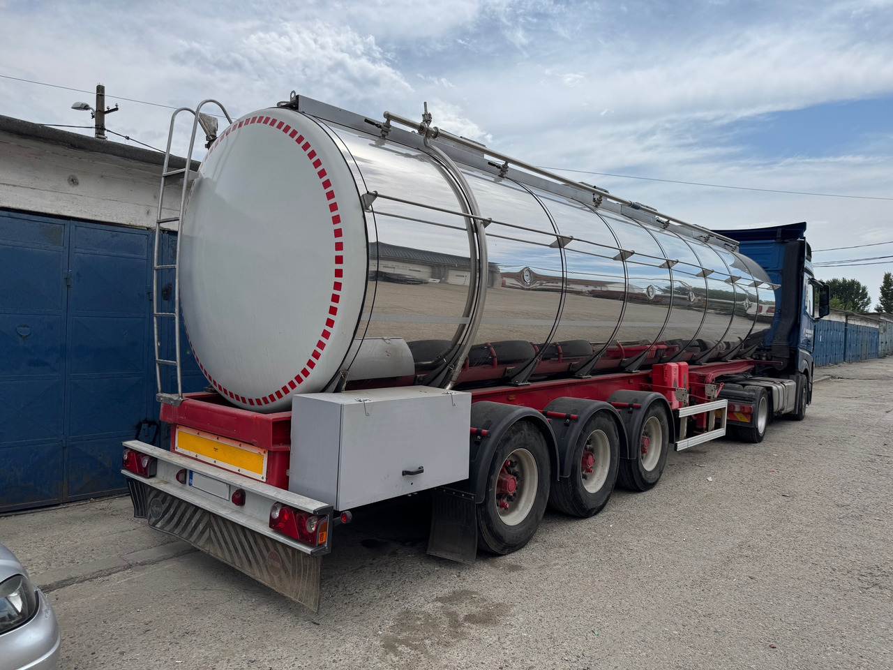 New Tank semi-trailer for transportation of food Menci Transport lichide ALIMENTARE: picture 6