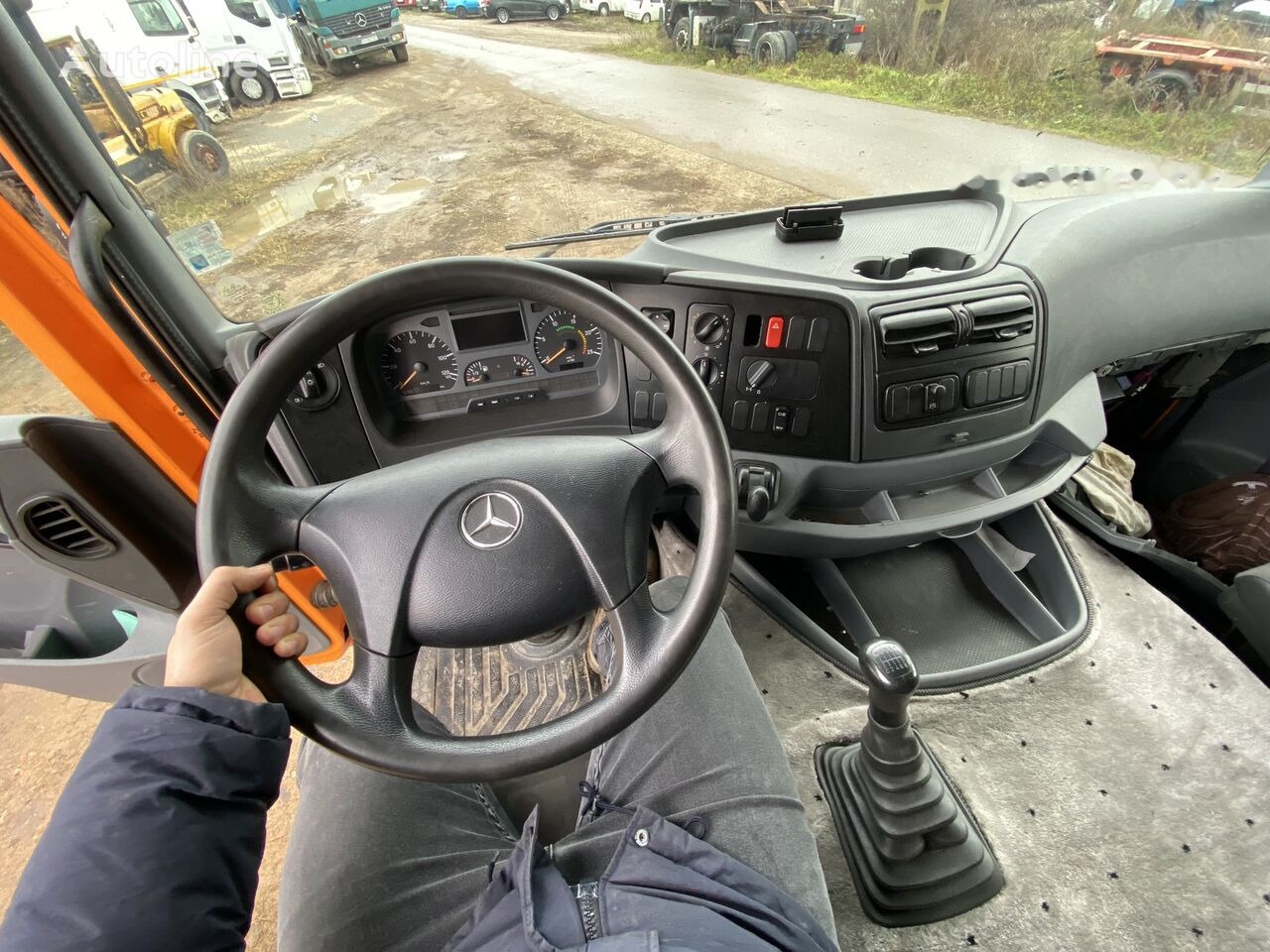 Interior photo 3: Tractor unit Mercedes-Benz Axor MP2 1843