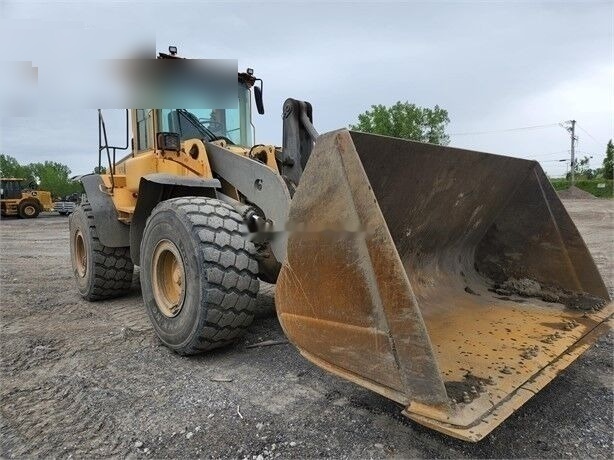 Volvo L110E - VOLA 21 tone - DE INCHIRIAT - balastiera / statie betoan - Wheel loader: picture 1 Volvo L110E - VOLA 21 tone - DE INCHIRIAT - balastiera / statie betoan - Wheel loader: picture 1