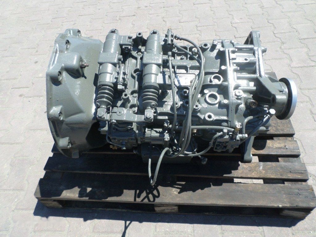 ZF 8S180 MAN DAF IVECO RENAULT - Gearbox for Truck: picture 1 ZF 8S180 MAN DAF IVECO RENAULT - Gearbox for Truck: picture 1
