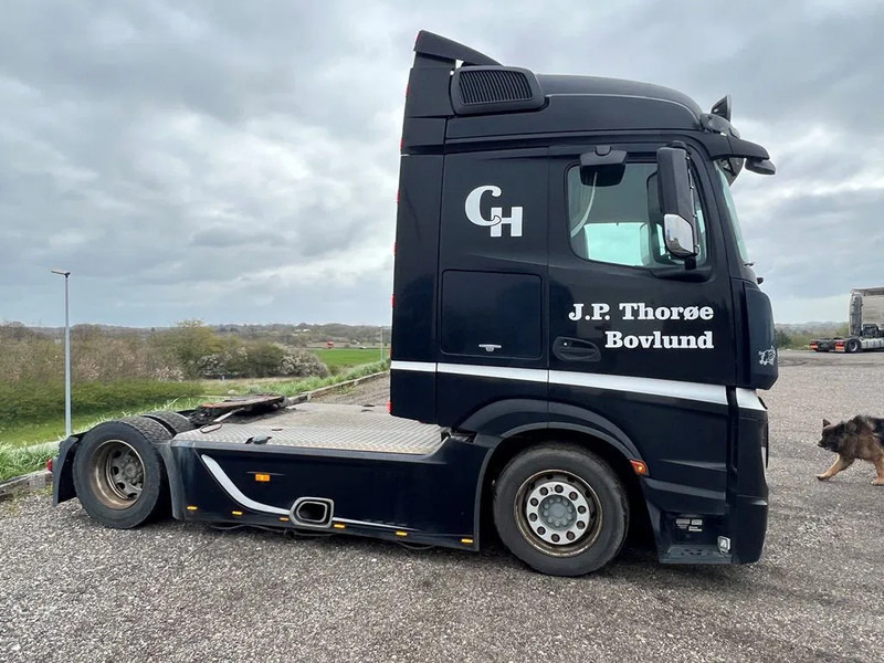 Mercedes-Benz Actros 1843 Special Interior. Air / Air suspension. Euro 6 - Tractor unit: picture 5 Mercedes-Benz Actros 1843 Special Interior. Air / Air suspension. Euro 6 - Tractor unit: picture 5