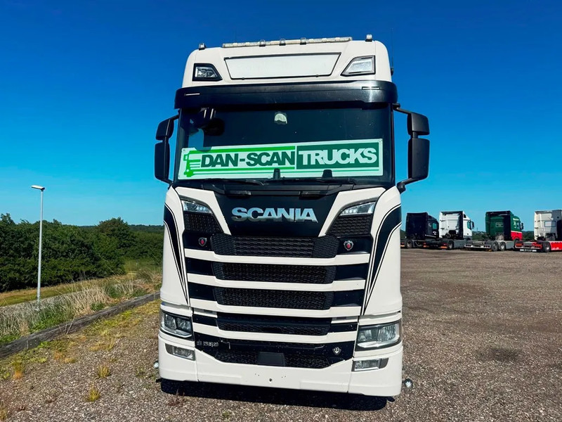 Scania S580 V8 NGS weelbase 3150mm. Air / Air suspension. Opticruise / Retarder. Hydr. system,. - Tractor unit: picture 5 Scania S580 V8 NGS weelbase 3150mm. Air / Air suspension. Opticruise / Retarder. Hydr. system,. - Tractor unit: picture 5
