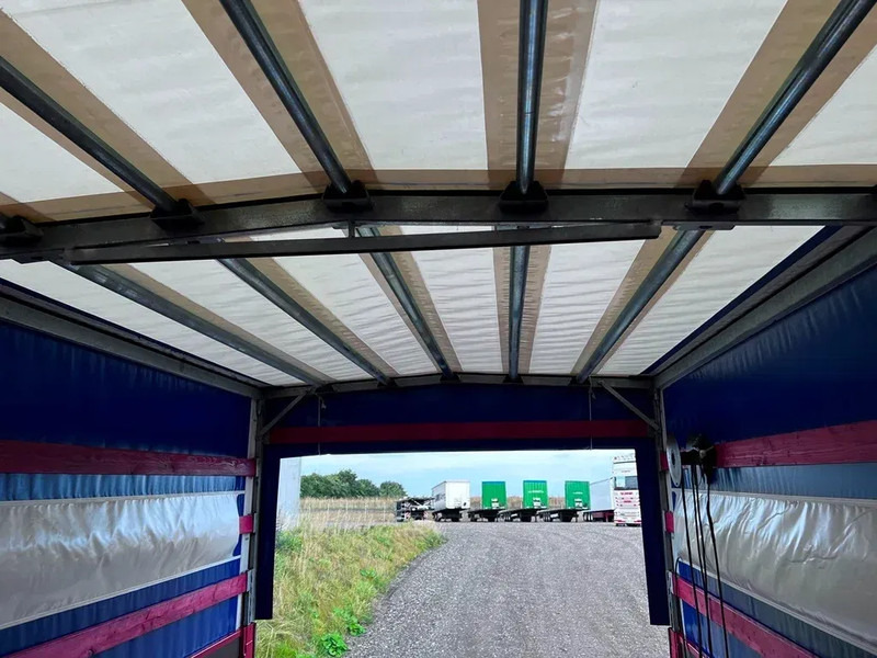 Interior photo 1: Truck Scania L 80 Super total renovation