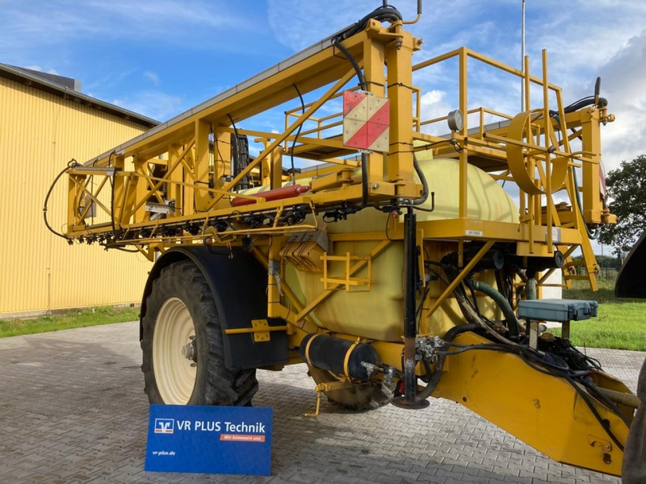 DUBEX MENTOR 9804 - Trailed sprayer: picture 5 DUBEX MENTOR 9804 - Trailed sprayer: picture 5