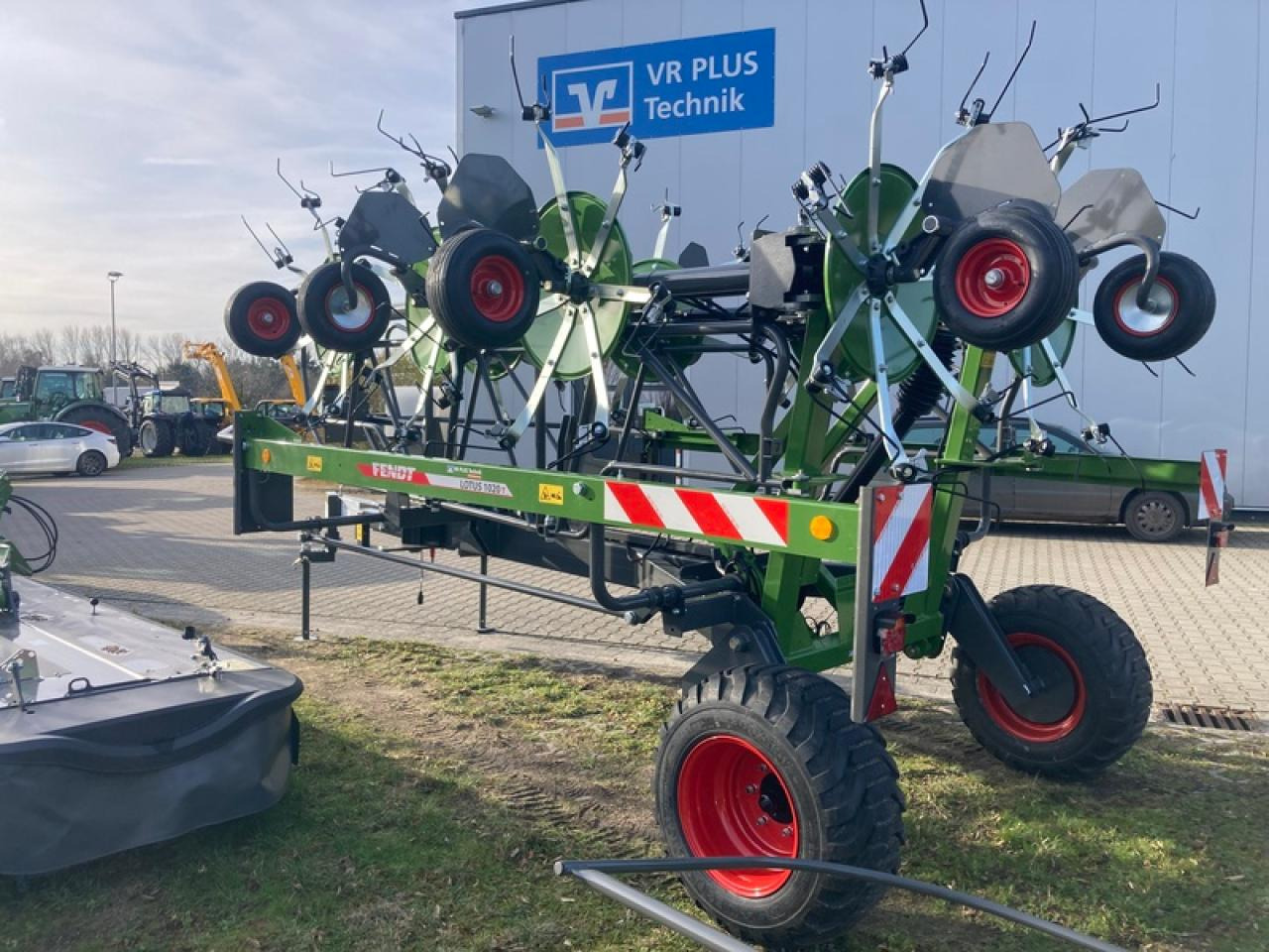 Fendt LOTUS 1020 T - Tedder/ Rake: picture 3 Fendt LOTUS 1020 T - Tedder/ Rake: picture 3